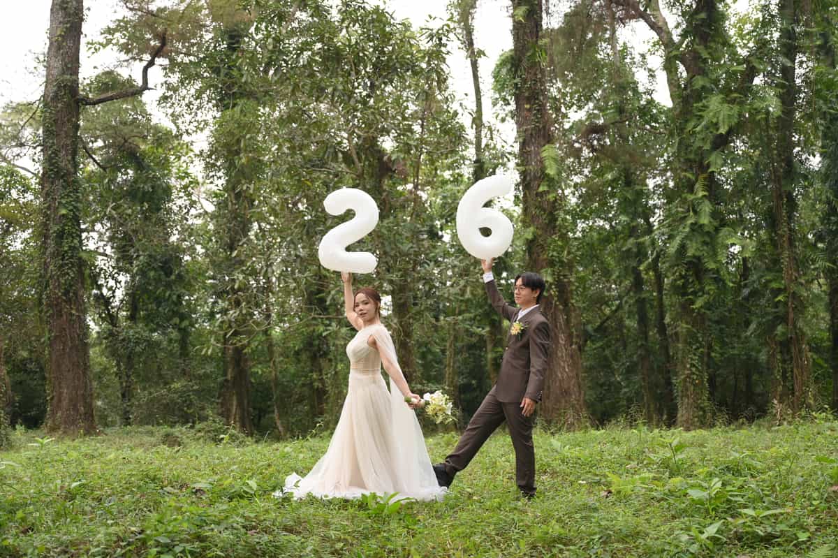 Ảnh cưới với bóng bay 26
